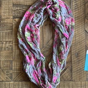 🍂Soft Floral Infinity Scarf